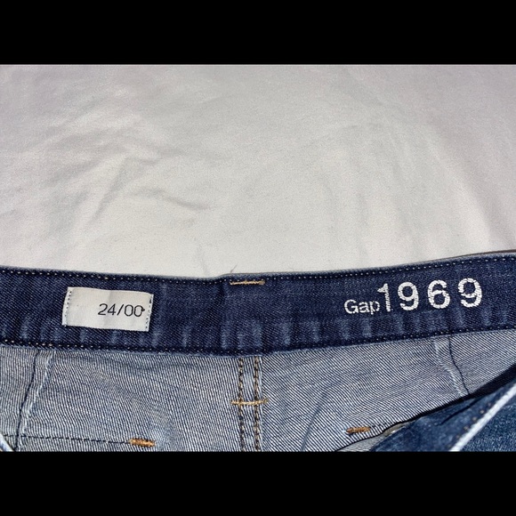 Gap Jean Shorts - Picture 2 of 2